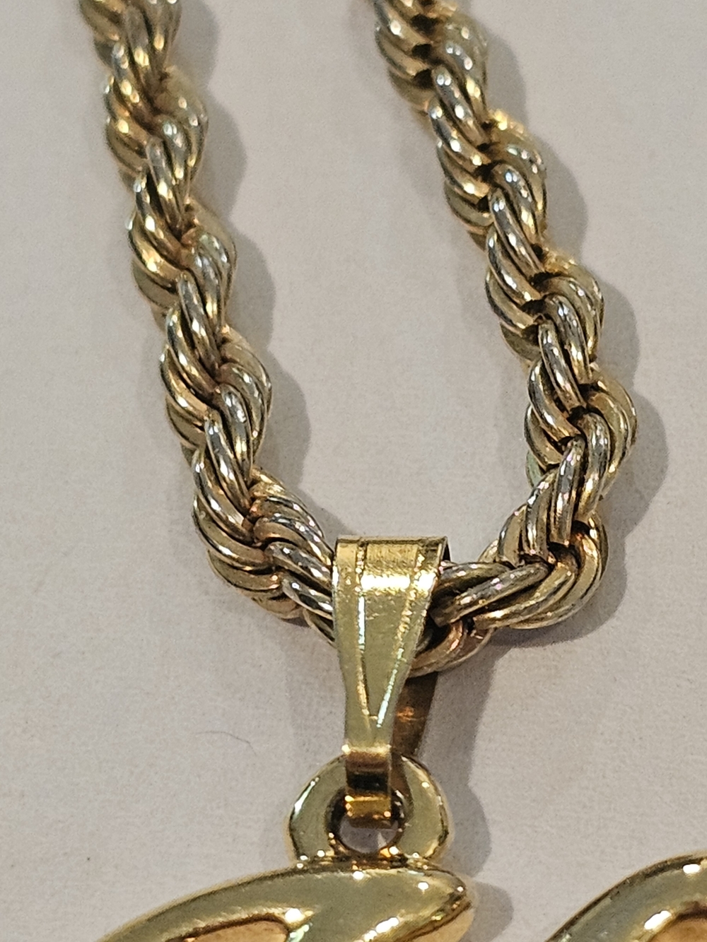 Gold Initial 'H' Rope Chain Necklace - Picture 3 of 9